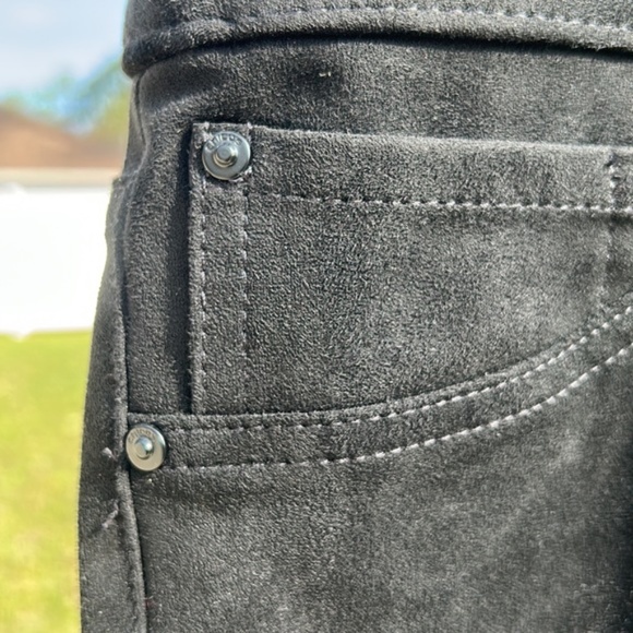 New Chico’s ultimate fit pants w/ pockets - Picture 9 of 16